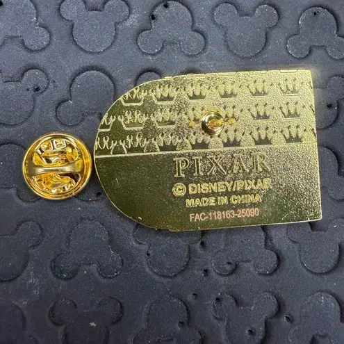 Lounge Fly Disney boxlunch Pixar records Toy Story buzz & woody trading pin