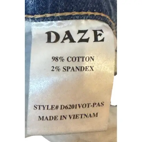 Daze Women's Jeans Splatter Straight Leg Frayed Hem Denim D6201VOT