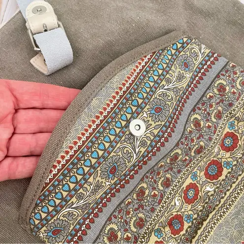 NWOT Canvas Artisan Floral Boho Convertible Crossbody Backpack Tote Bag Gray