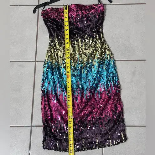 Main Strip Women Strapless Sparkling Sequin Party Dress Size Medium.