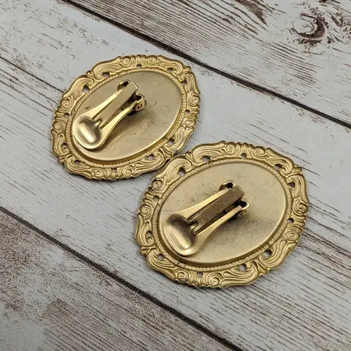 Vintage Clip On Earrings