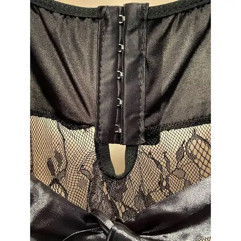 Slinky Black Floral Lacy Babydoll Lingerie with Eyelash Accents S/M Size undefined