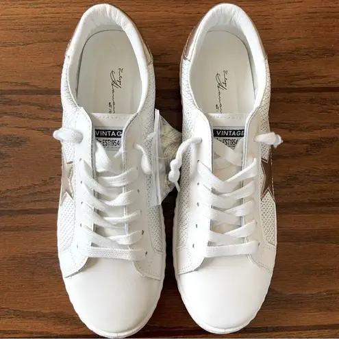 Vintage Havana  Carla Sneakers Gold Snake Size 8 Star Shoes White Sneakers NEW