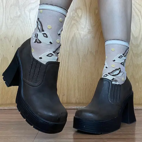 Lower East Side Vintage Y2K Brown Faux Leather Chunky Platform Heeled Ankle Boot