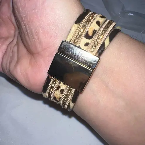 ARVATO Leopard Bracelets for Women (7.68”) Multilayer Wide Animal Cheetah Print Brown