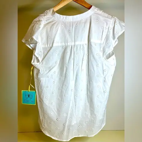 CeCe NWT white eyelet Top- medium