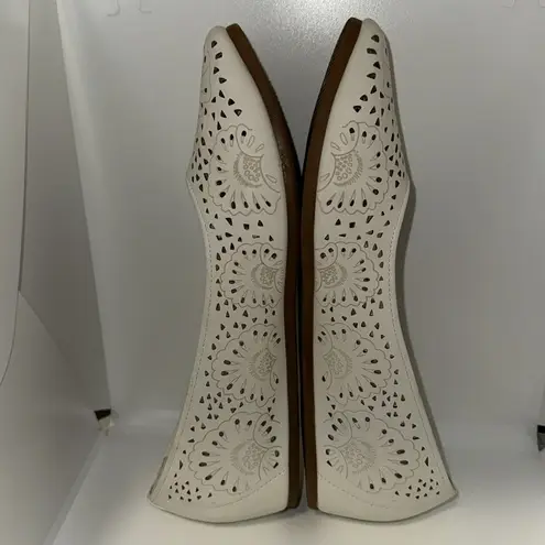 Baretraps Chika Cream Floral Vegan Leather Ballet Flats Women’s 10