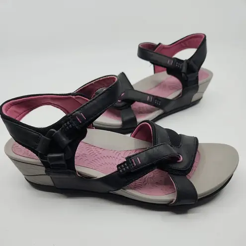 Baretraps Womens REA Black Pink Wedge Heel Hook And Loop Strappy Sandal Size 7 M
