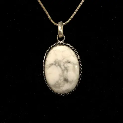 ARTISAN White Buffalo Turquoise Sterling Silver Southwestern Necklace Brand New