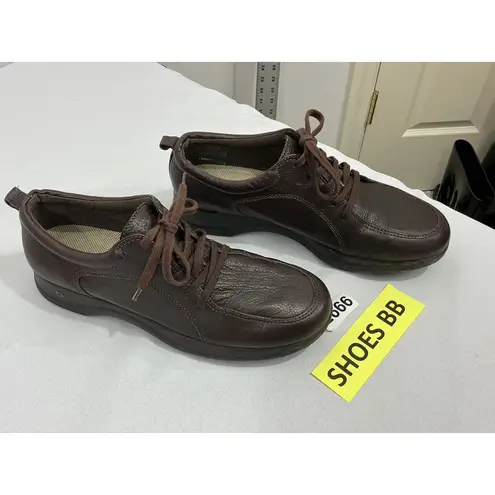Easy Spirit Womans Anti Gravity Brown Leather Lace Up Oxford Shoe Size 9.5