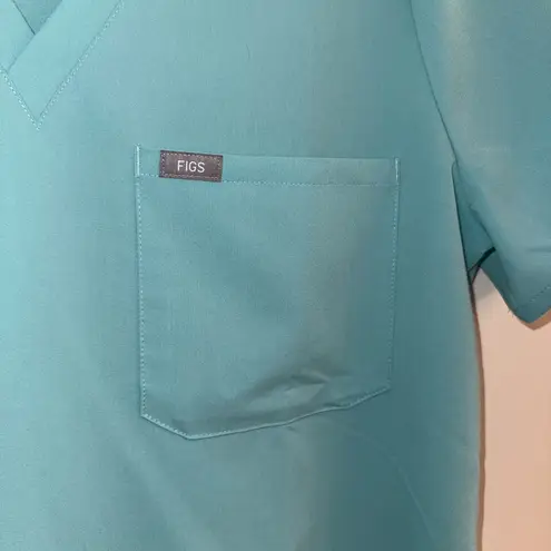 FIGS  Catarina One Pocket Scrub Top Size Large Fresh Aqua Rare Limited Edition