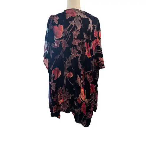 Woven Heart Burnout Velvet Floral Kimono/Duster in Size M/L