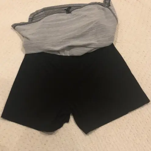 Jones New York  Signature Women Grey Athletic Skort Size Small