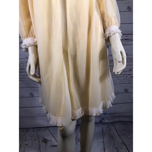 Vintage Victorian Frilled high neck tulle robe in yellow & white size 5