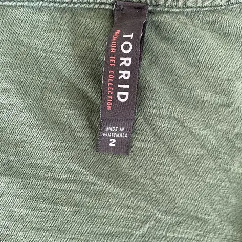 Torrid  T Shirt Womens Size 2 Green Short Sleeve Premium Tee Collection Pocket 2x