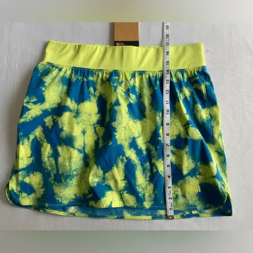 The North Face  Women’s Class V Tie Dye Skort Lime/Blue 
Size‎ L