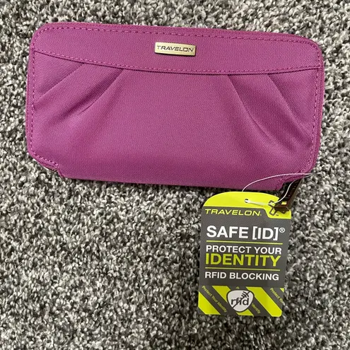Travelon NWT Magenta RFID Blocking Wallet