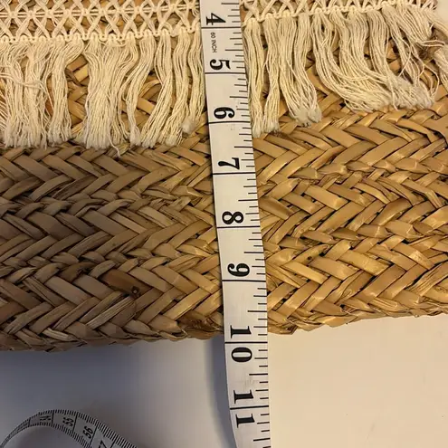 SUN AND SAND TAN WOVEN SHOULDER BAG BLUE & CREME COLOR CLOTH DESIGN WITH FRINGE