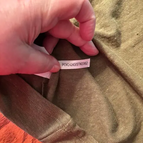 Lysse Jungle Khaki Classic Tee Short Sleeve Women's Size L 95% Linen NWT