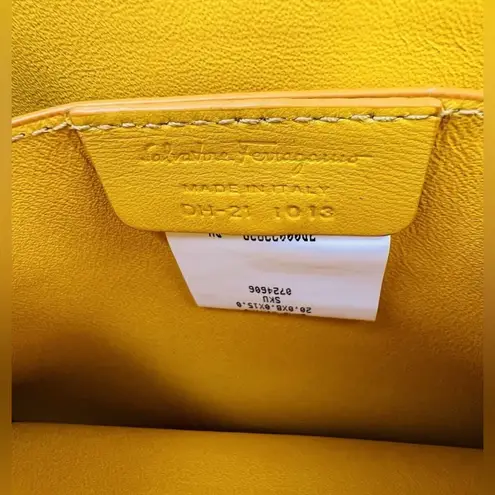 Salvatore Ferragamo 21L013 Trifolio Gancini Logo Leather Crossbody Shoulder Bag