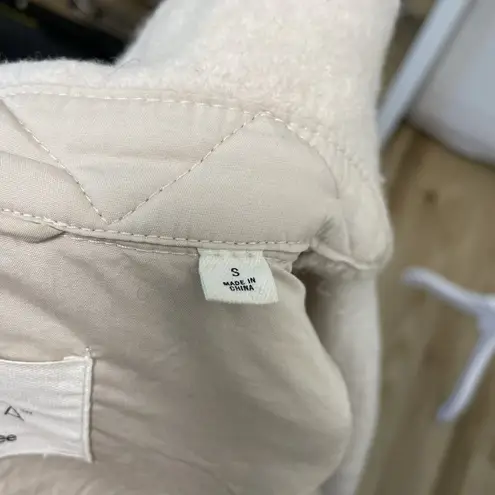 Aritzia  100% Merino Wool Cropped Chore Shirt Jacket Shacket Utility size Small