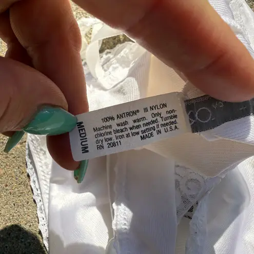 Vintage Ashley Taylor Ivory White Lace Scalloped Cami Slip Tank Top Nylon MEDIUM