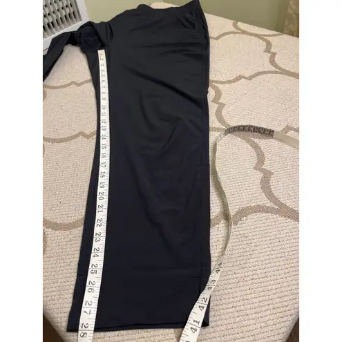 Eddie Bauer  Women’s Traveler Ankle Pull On pants, black, size large - Image 5