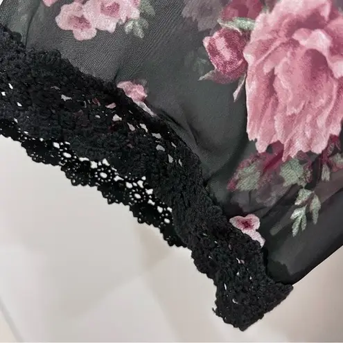 Black floral kimono wrap top and bright pink dress with pockets size medium