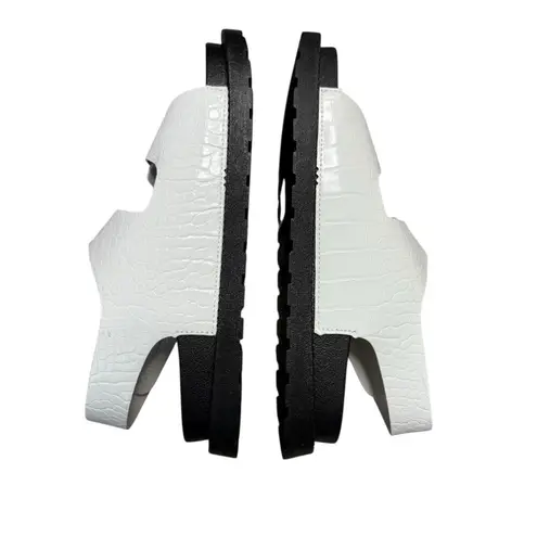 Union Bay VegaSport Sandals Women 8 White Black Chunky Platform Faux Leather