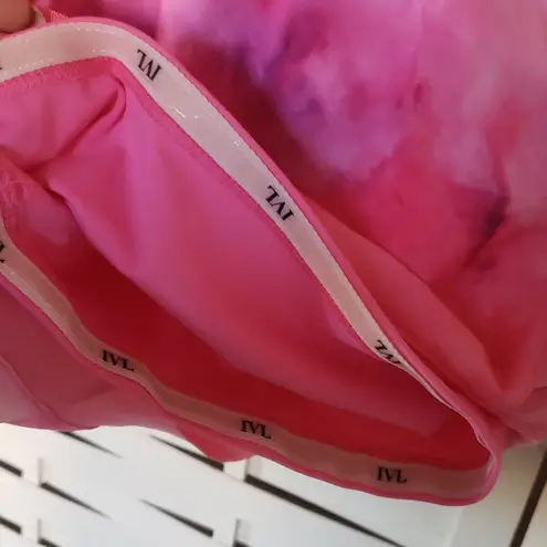 IVL Collective shorts! race pace fusia pink tie dye running woman shorts size 6!