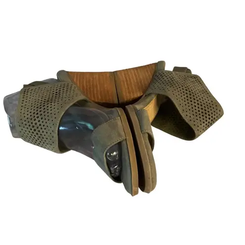 Dr. Scholls Olive Green Perforated Block Heel Sandals Size 7 suede like material