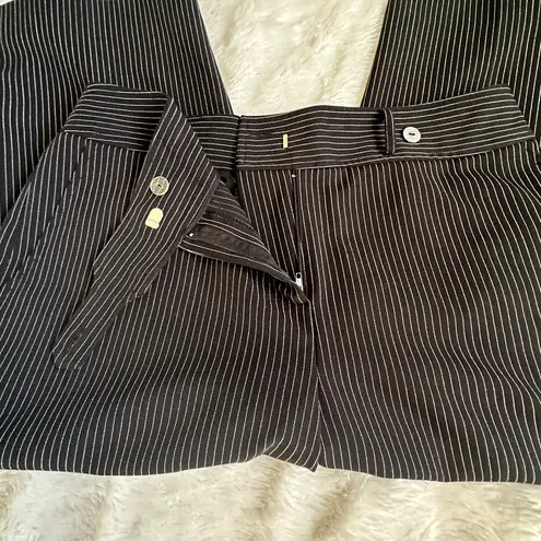 Sport Haley women Capri Pants in Black and White Size 8