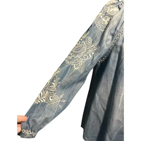 Vintage America Blues SZ SM Denim Embroidered Button Down Faded Crinkle Design Blue