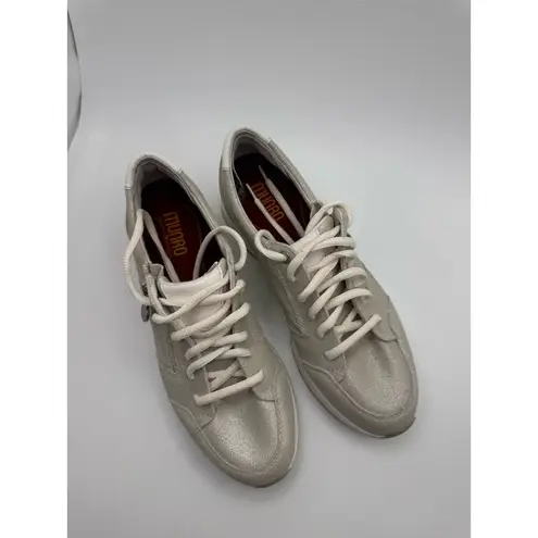 Munro Sutton leather Sneaker in gray silver size 7.5M