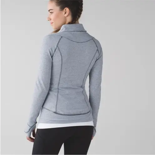 Lululemon  Think Fast Pullover in Heathered Slate/Tonka Stripe size 10