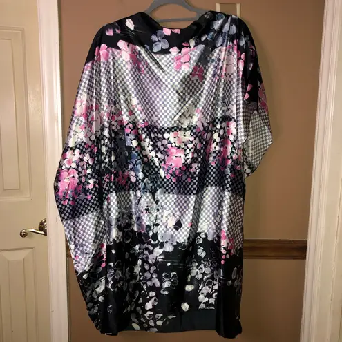 Vertigo Paris Vertigo Paris Floral Checker Caftan Kimono Blouse Black Pink Size Medium
