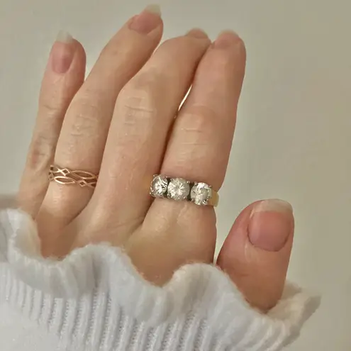 18KGE Three Stone Gold Engagement Ring “Autumn” Elegant Classic Neutral Feminine Jewelry