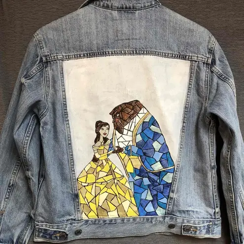 Levi Strauss & Co Light Wash Denim Button