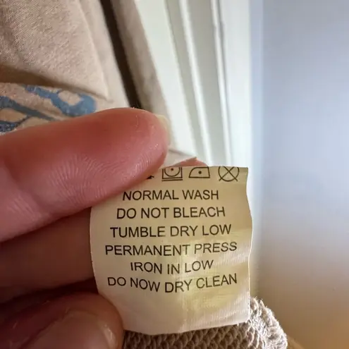 "Nashville Music City" graphic pullover by Lotus Fashion, Large