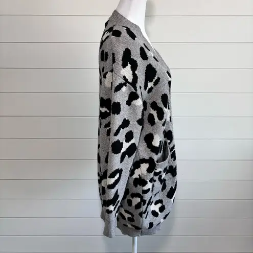 Janice Apparel Open Front Cardigan Leopard, Animal Print Sweater. One Size Gray Size undefined - Image 3