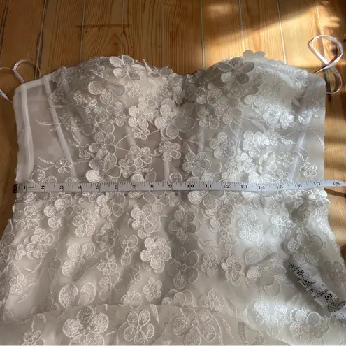 NWOT Lulus Adoring Bliss White Tulle Strapless Lace