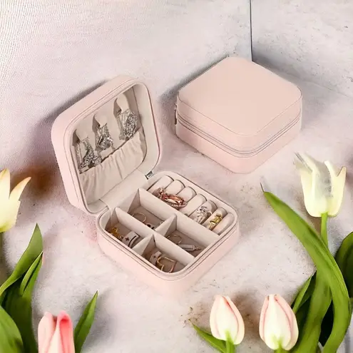 Mini Jewelry Box, Portable Travel Jewelry Storage Box PU Leather Small Organizer