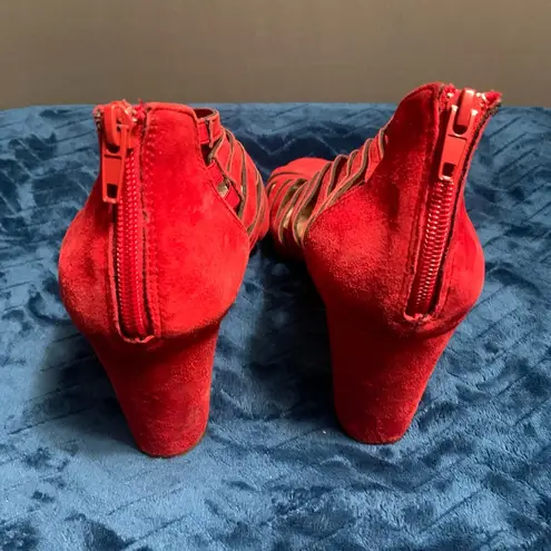 Bella Vita Women's Red Heels Size 11 WW