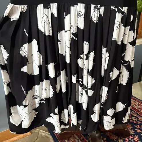 Karin Stevens VTG 100% Rayon Black and White Floral Midi Dress size 8