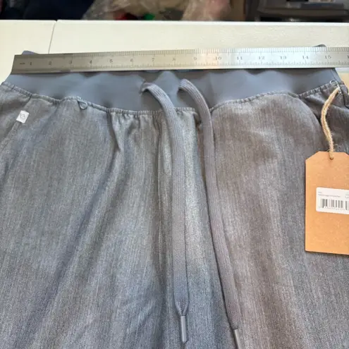 Peelz Scrubs Kira style 4 pocket jogger pants, color Grey size Medium NWT Gray