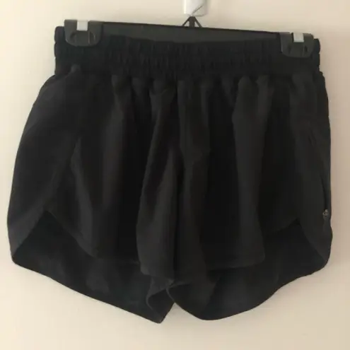 Lululemon  Tracker Short IV in Black Size 8 Lined Running Athletic Workout Shorts