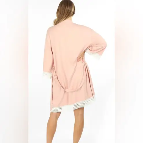 Angel Maternity Women’s Size XL/2XL Robe Pink Crochet NWT