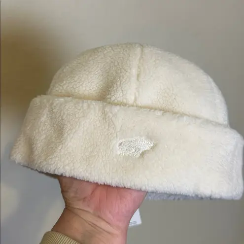 Anthropologie  Wyeth Karhu Sherpa Fleece Beanie One Size NWT