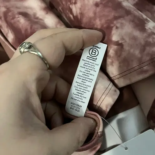 Athleta  Conscious Crop Top Racerback Pink Marble Tie Dye Size 3x D-DD NWT