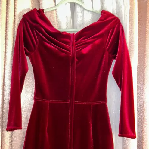 NWT Size 10 Burgundy Velvet Midi Dress Red